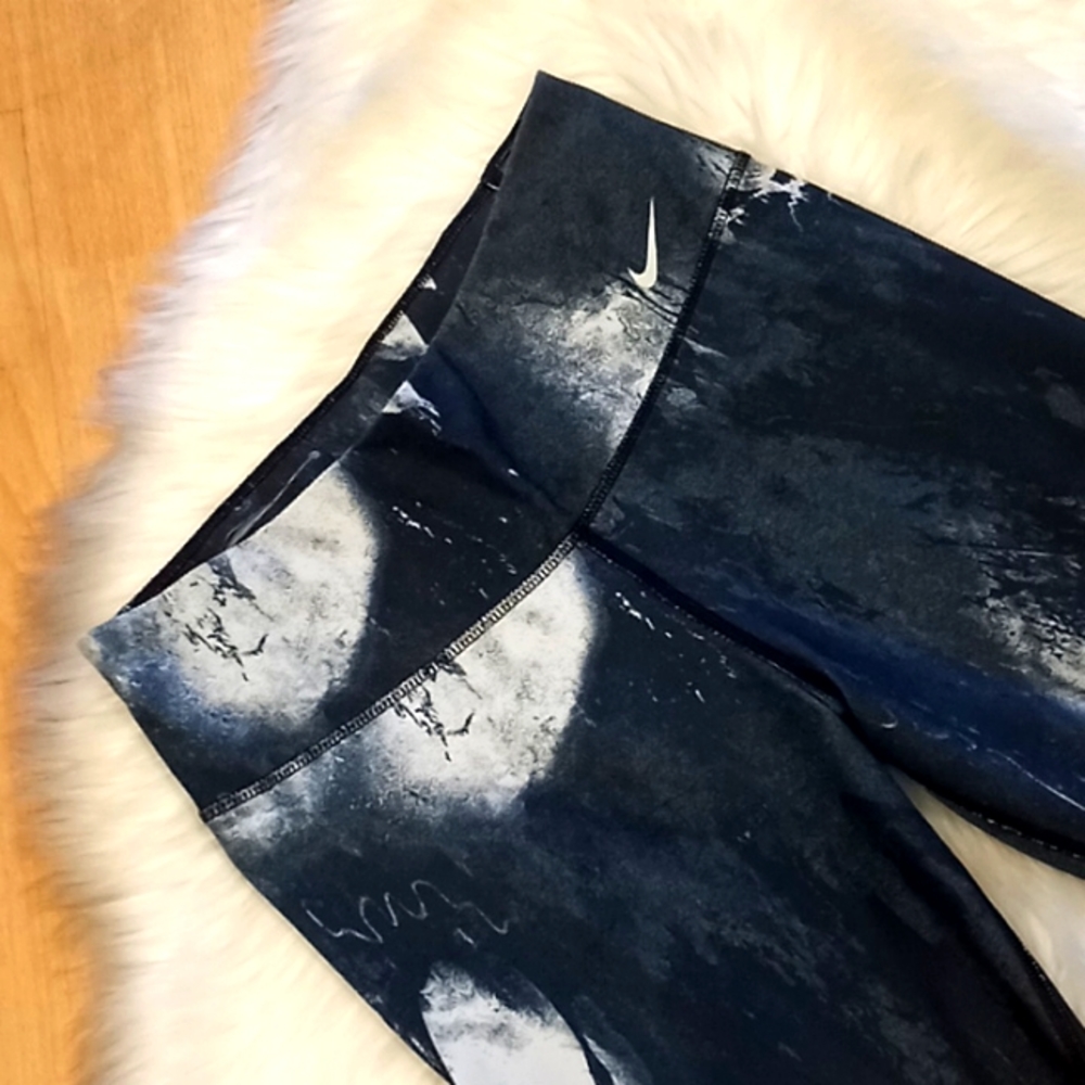 Nike Printed Dri-Fit Crop Leggings